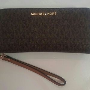 Michael kors wallet